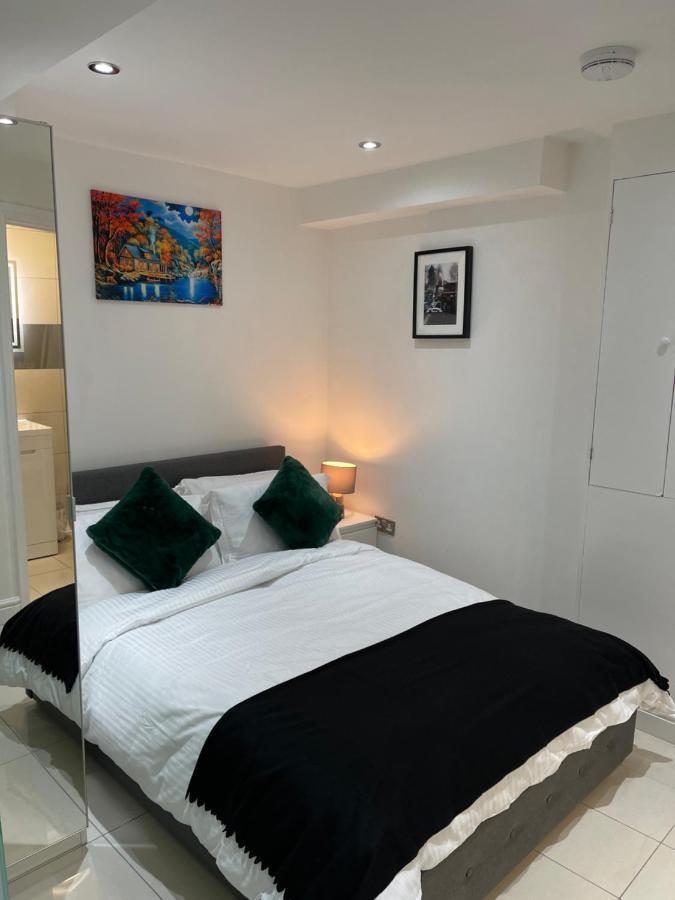 Modern 1 Bedroom Holiday Apartment In Southminster Exterior photo