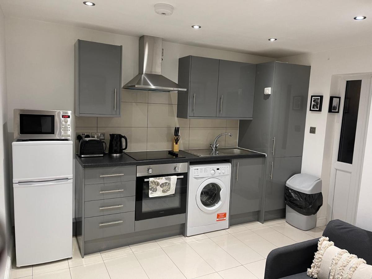 Modern 1 Bedroom Holiday Apartment In Southminster Exterior photo