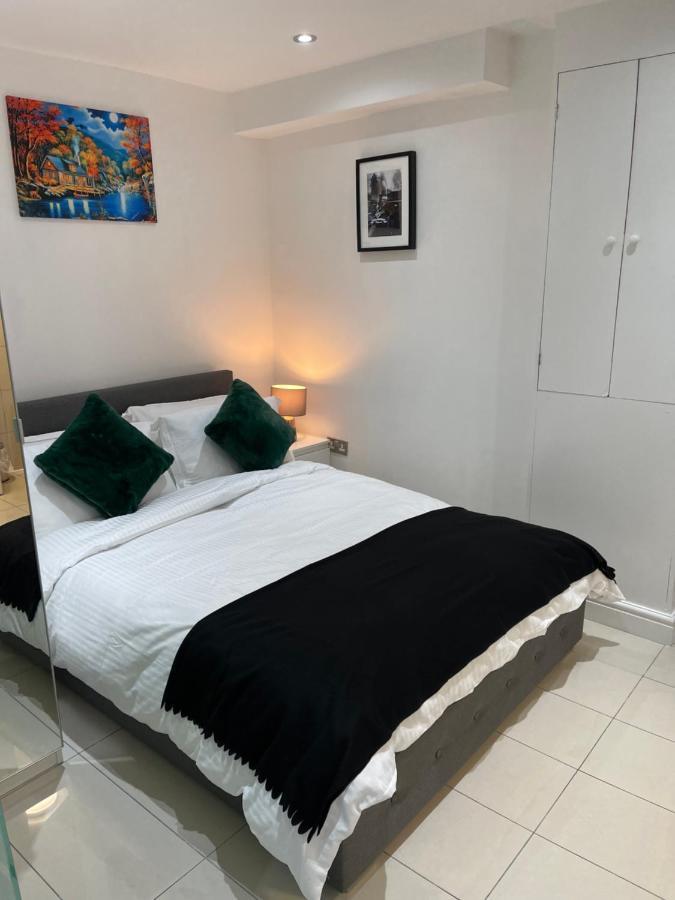 Modern 1 Bedroom Holiday Apartment In Southminster Exterior photo